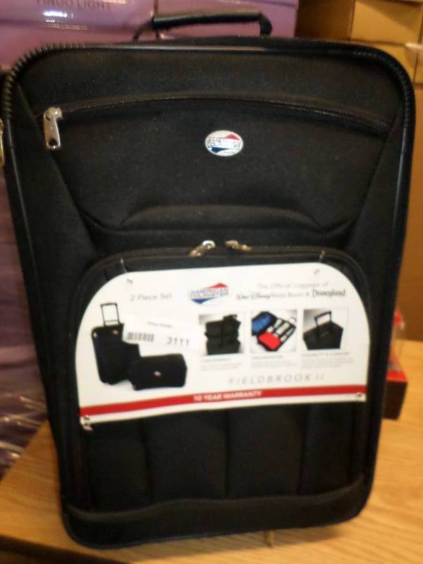 lot 3111 image: American Tourister Luggage Fieldbrook II (SINGLE PIECE)