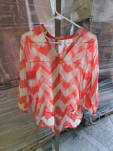 lot 552 image: Coral and White No Boundaries Print Blouse- Size LG (11-13)