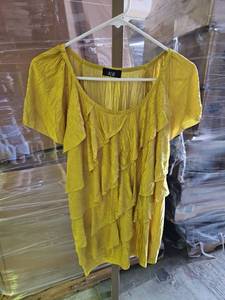 lot 559 image: AGB Yellow Ruffled Blouse XL - Made in USA