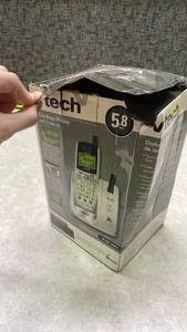 lot 1061 image: Vtech Ia5824 5.8 Ghz Single Line Cordless Phone Caller Id Working C3