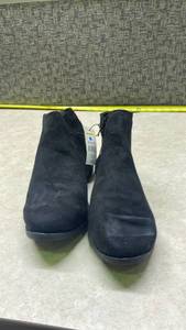 lot 1084 image: Ladies Black Suede Ankle Boots - Size 8
