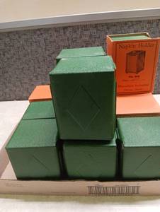 lot 12 image: Vintage Bloomfield Industries Napkin Holders