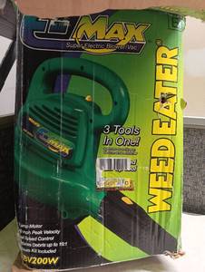 lot 13 image: Weed Eater EMAX Super Electric BlowerVac 3-in-1 Yard Tool - Working Great - Just in time for Fall Leaves