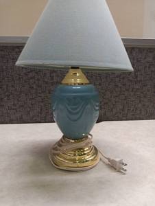 lot 24 image: Vintage Blue Glass Table Lamp with White Shade - Working