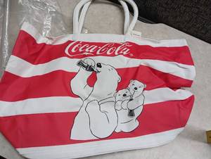 lot 34 image: Vintage Coca-Cola Polar Bear Shopping Bag