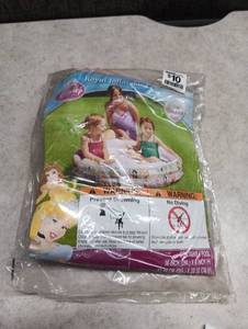 lot 47 image: Disney Princess - Inflatable Pool