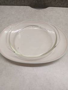 lot 59 image: Vintage Pampered Chef Glass Plates - Set of 2