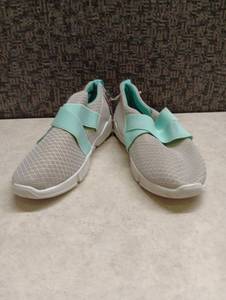 lot 76 image: Womens Slip-On Athletic Shoes with Mint Strap
