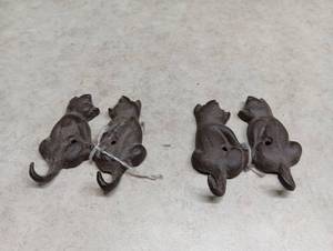 lot 96 image: Vintage Cast Iron Cat Wall Hooks