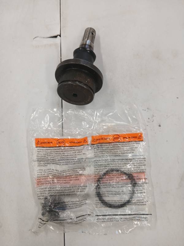 lot 13820 image: Moog Frint Lower Suspension Ball Joint for Toyota Tacoma