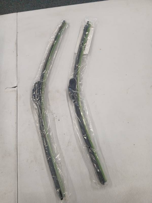 lot 13822 image: Vtogoi OEM Quality 24in  22in Premium All Season J Hook Wiper Blades 2pk