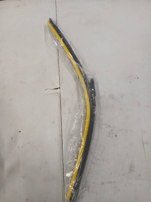 lot 13847 image: Wiper Blade 20in
