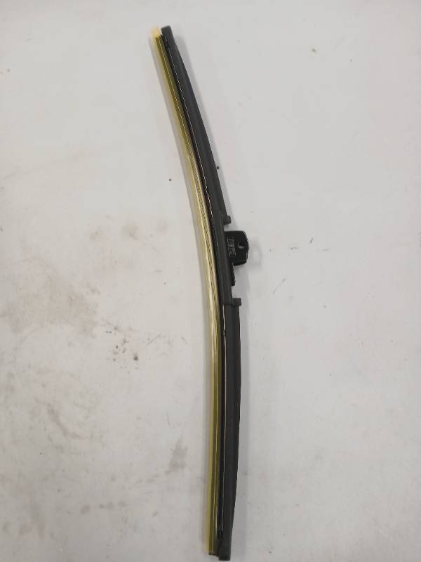 lot 13850 image: Meto T6 Silicone Windshield Wipers 16in 2pk