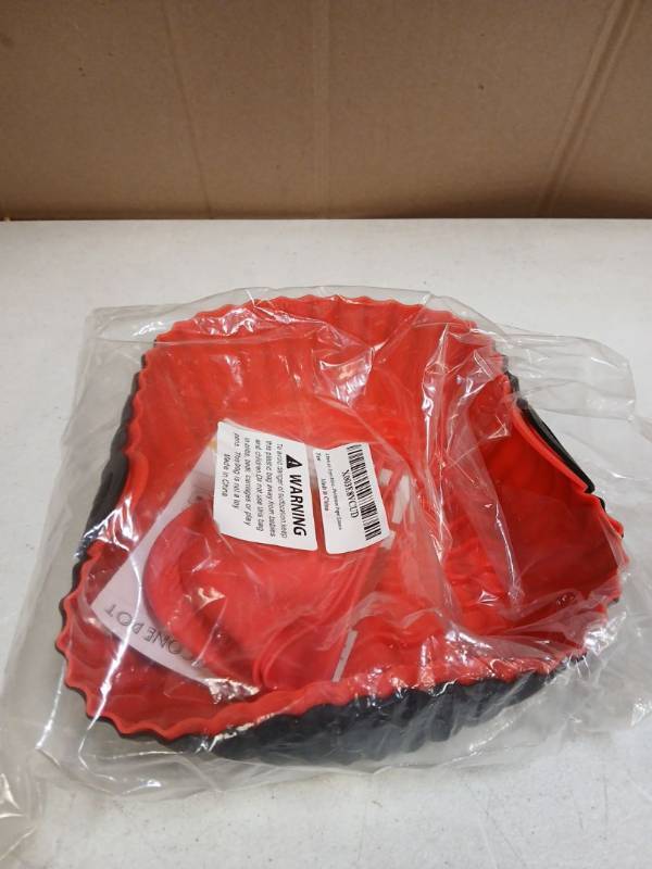 lot 31675 image: Silicone Air Fryer Liners 2pk with Mits