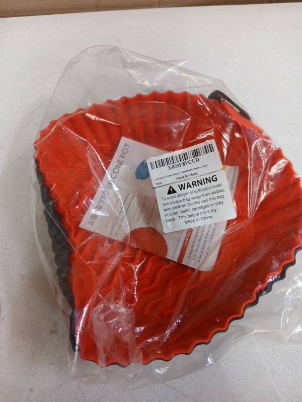 lot 31397 image: Silicone Air Fryer Liners with Mits 2pk