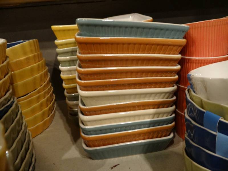 lot 7407 image: Lot of (11) WCL  Bakeware