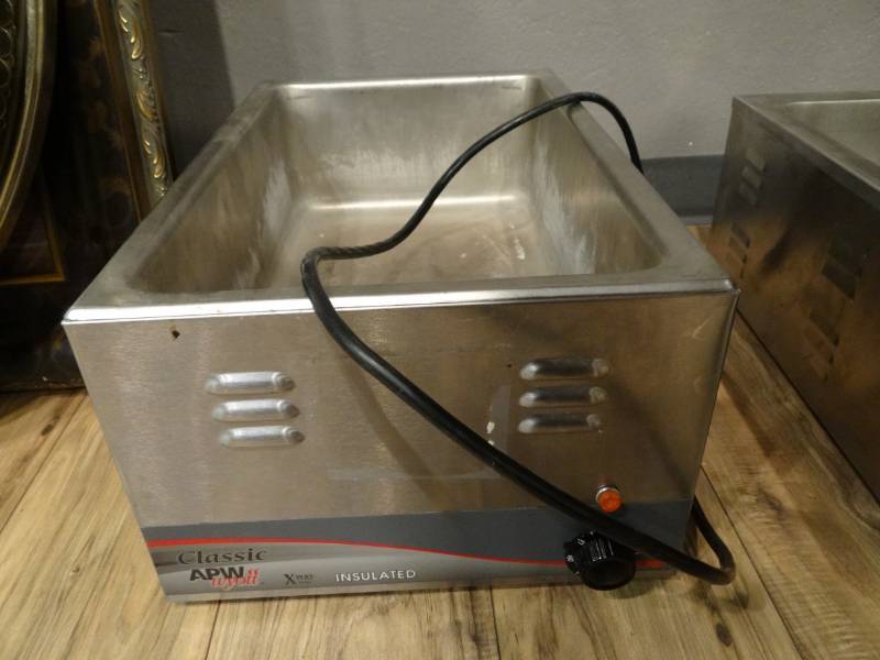 lot 7437 image: Classic APW Food Warmer