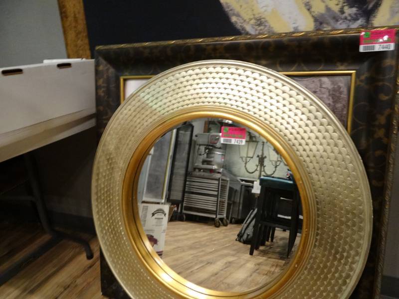 lot 7439 image: Gold Round Decorative Mirror