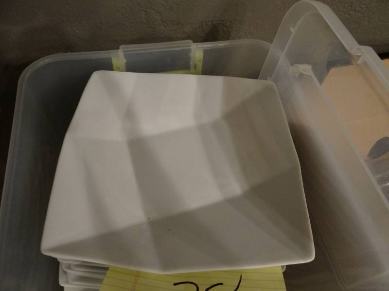 lot 7451 image: Lot of 28 Xantia by Merx 8 12 Salad Plates