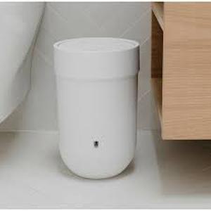 lot 27828 image: Touch Consumables HSM Plastic 2 Gallon Swing Top Trash Can