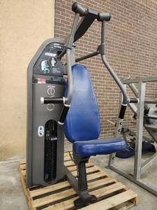 lot 6138 image: Nautilus Nitro Evo Vertical Chest Press Machine