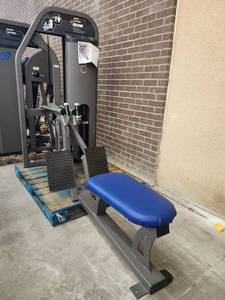 lot 6141 image: Nautilus Nitro Evo Compound Row Machine