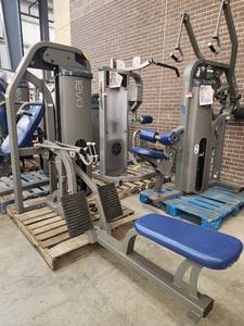 lot 6146 image: Nautilus Nitro EVO Commercial Row Machine