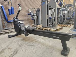 lot 6152 image: Life Fitness Commercial Rowing Machine