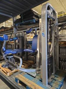 lot 6197 image: Nautilus Pullover Machine - Commercial Grade Gym Equipment