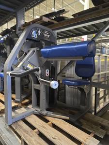 lot 6203 image: Nautilus Nitro Evo Preacher Curl Machine