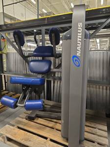 lot 6207 image: Nautilus Nitro Evo Abdominal Machine