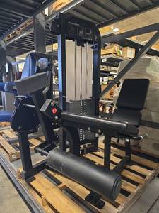 lot 6232 image: Hammer Strength Leg Extension Machine