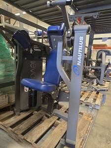 lot 6233 image: Nautilus Nitro Plus Biceps Curl Machine