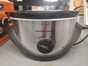 lot 8280 image: Hamilton Beach Slow Cooker with Keep Warm Feature
