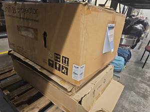lot 8296 image: SMART Unifi 35 Interactive Projector