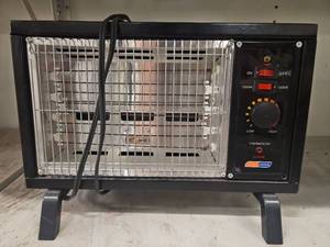 lot 8922 image: Climate Keeper 1500W Electric Space Heater