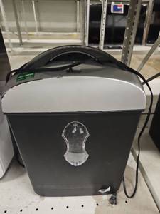 lot 8976 image: Skilcraft 800C Paper Shredder