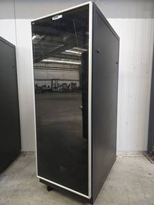 lot 18310 image: Emcor 42U Server Rack Cabinet