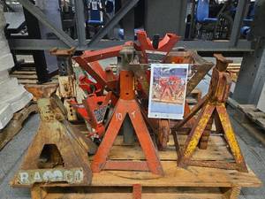 lot 18358 image: Jack Stand lot