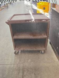lot 18367 image: Industrial Rolling Multi-Shelf Cart