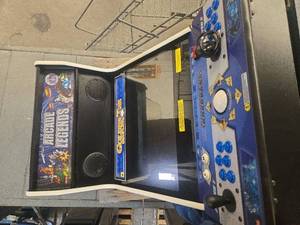 lot 18373 image: Arcade Cabinet