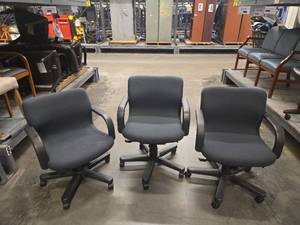 lot 18388 image: (3) Office Task Chairs Set