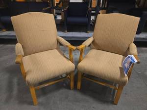 lot 18399 image: 1998 Flexsteel High Back Armchair