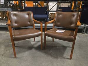 lot 18400 image: (2) Mid-Century Gunlocke Side Chairs