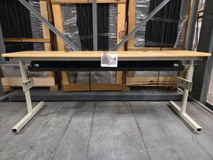 lot 20201 image: Office Desk