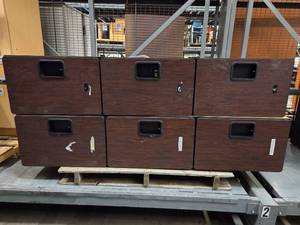 lot 20220 image: (3) Locker System