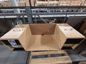 lot 20249 image: Maple Desk