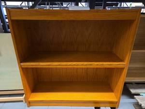 lot 20263 image: Book Shelf 3 Shelves