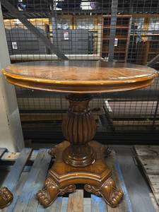 lot 20279 image: 30in - Traditional Round Pedestal Accent Table