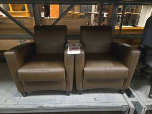 lot 18448 image: (2) Brown Leather Club Chairs Set